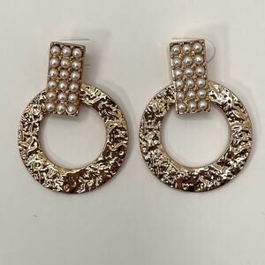 Ettika 18K Gold Plated Pearl Door Knocker Earrings NWT Textured Hammered Loop